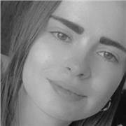 Étudiante pouvant aider aux devoirs